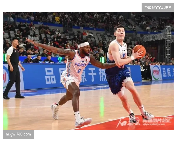 新疆调整进攻节奏 琼斯掌控球权分配与阿不都沙拉木侧翼进攻并重 新疆调整进攻节奏 琼斯掌控球权分配与阿不都沙拉木侧翼进攻并重